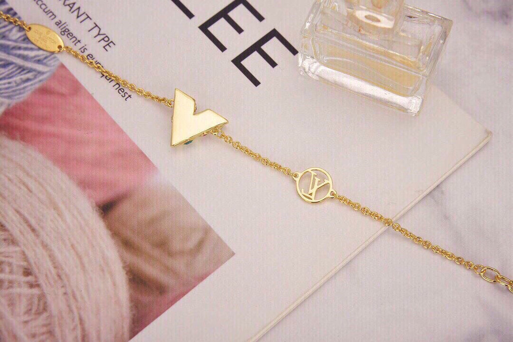 Louis Vuitton Essential V Plan ̈ ̈te 18K Gold Bracelet