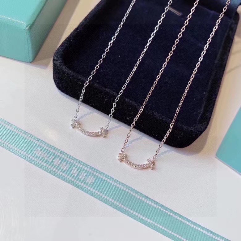 Tiffany Small Diamond Pendant 18K Gold Necklace