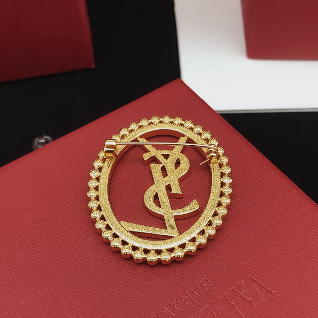 Oval Pearls 18K Gold Brooch