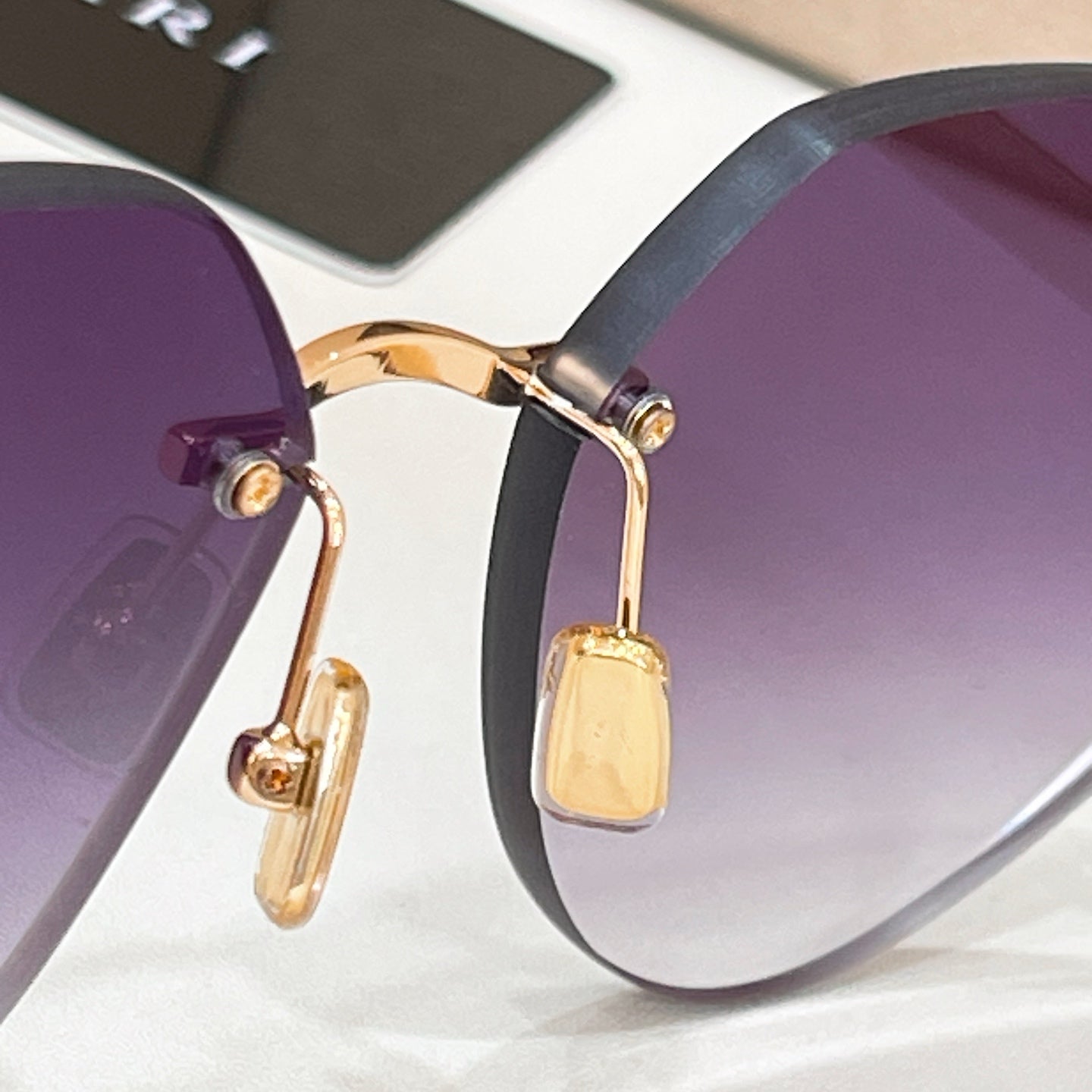 Bvlgari BV40059U Sunglasses